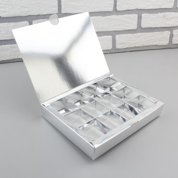 Коробка срібна на 12 цукерок (200х156 мм) 25193 фото